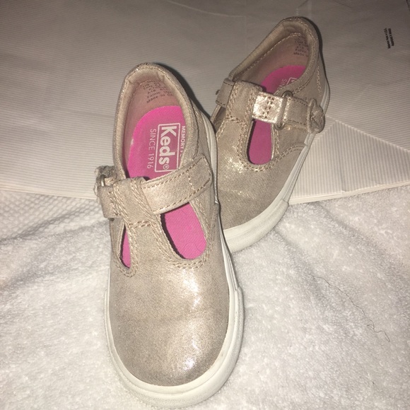 keds daphne gold
